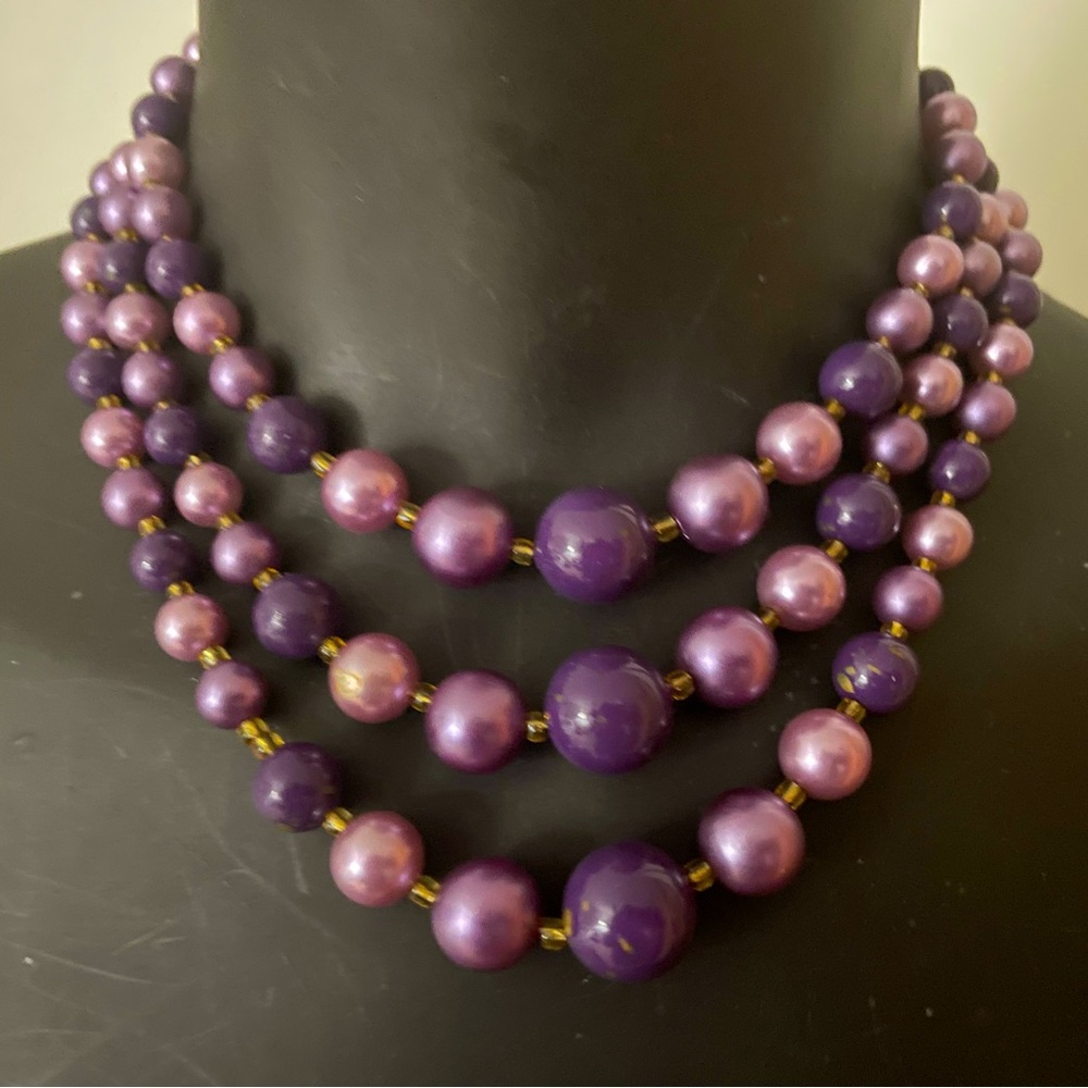 1950’s magenta necklace. 3 strands of fuschia, pink and purple.